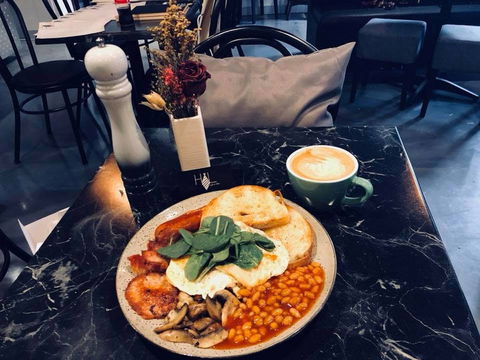 HWL Cafe & Bar - Tourism Adelaide 0