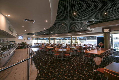 Sports Club Bistro - Lismore Workers Sports Club - Tourism Adelaide 1