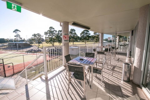 Sports Club Bistro - Lismore Workers Sports Club - Tourism Adelaide 2