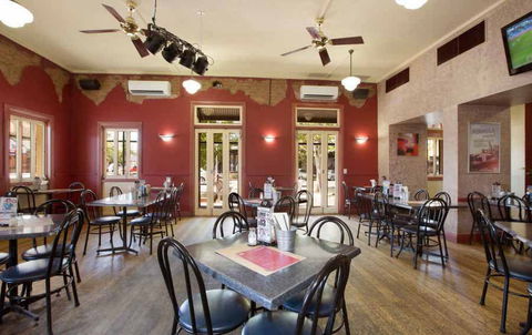 Royal Hotel - Tourism Adelaide 0