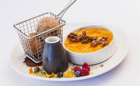 L' Aqua Restaurant - Tourism Adelaide 0