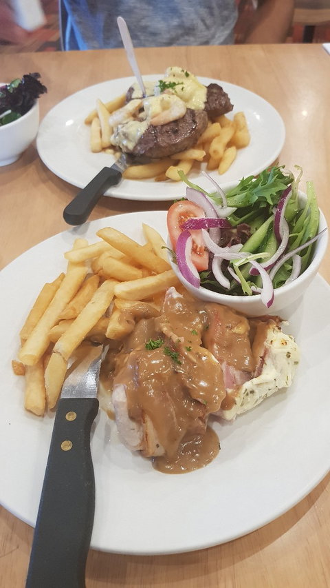 Airport Tavern - Tourism Adelaide 6