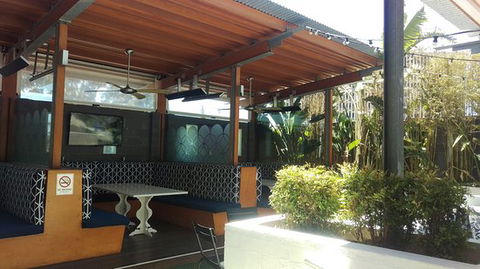 Walkers Arms Hotel - Tourism Adelaide 0