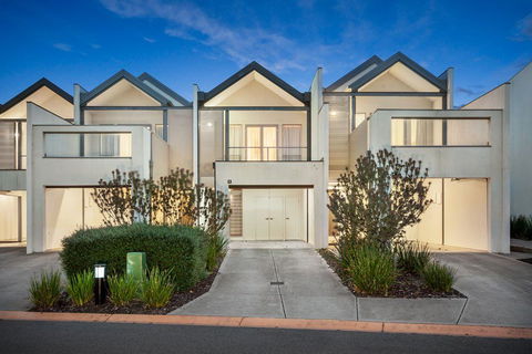 Quest Sanctuary Lakes - Tourism Adelaide 0