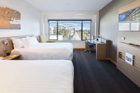 Crowne Plaza Canberra - Tourism Adelaide 6