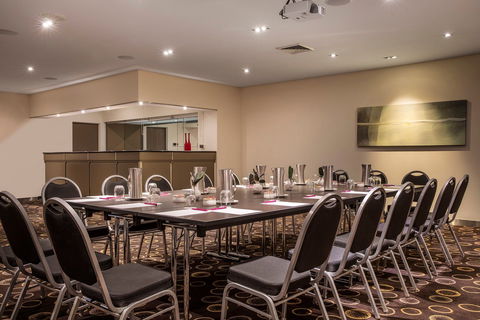 Crowne Plaza Canberra - Tourism Adelaide 10