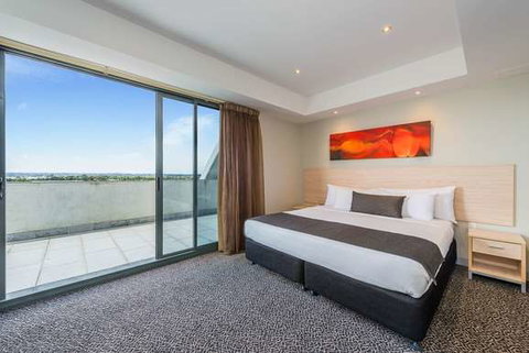 Mantra Tullamarine Hotel - Tourism Adelaide 10