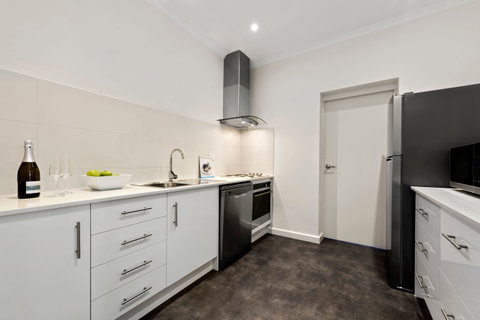 Quest Savoy - Tourism Adelaide 7