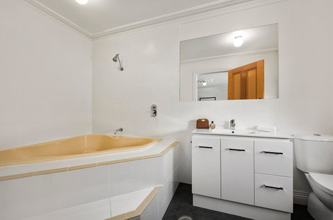 Quest Trinity House - Tourism Adelaide 4