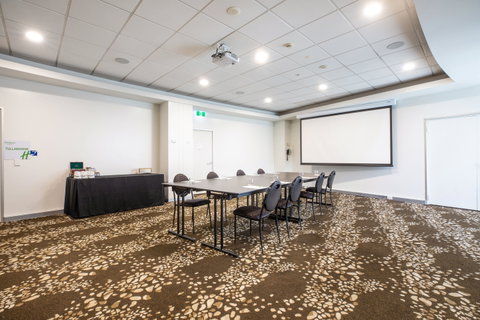 Holiday Inn Melbourne Airport - Tourism Adelaide 8