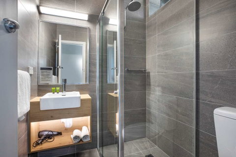 Skyways Hotel - Tourism Adelaide 4