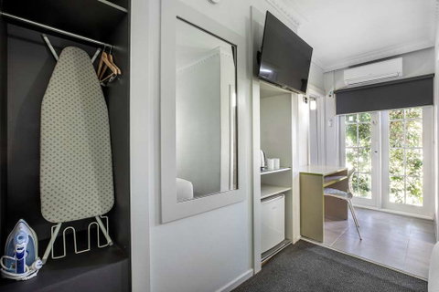 Skyways Hotel - Tourism Adelaide 5