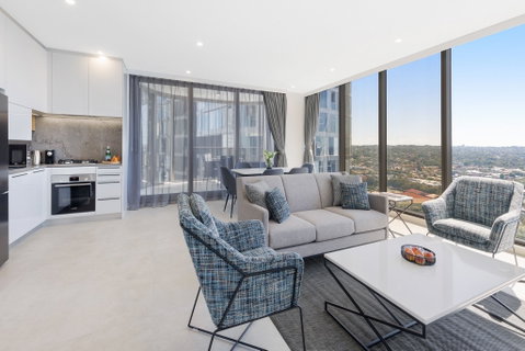 Meriton Suites George St - Tourism Adelaide 3