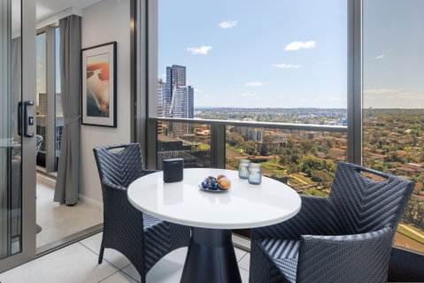 Meriton Suites George St - Tourism Adelaide 5