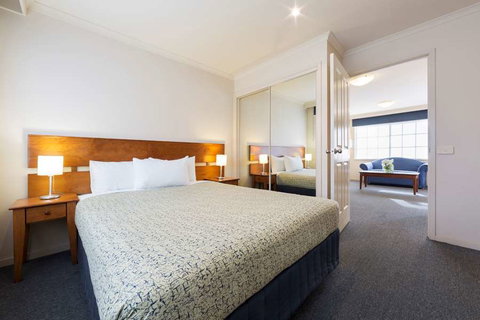 Canberra Parklands Central - Tourism Adelaide 0