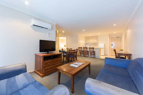 Canberra Parklands Central - Tourism Adelaide 3