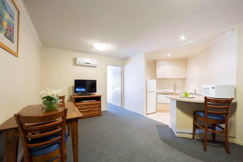 Canberra Parklands Central - Tourism Adelaide 4