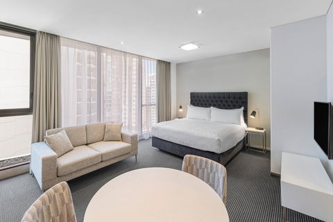 Meriton Suites Campbell Street - Tourism Adelaide 5