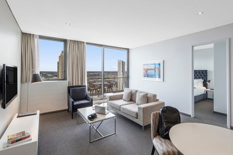 Meriton Suites Campbell Street - Tourism Adelaide 9