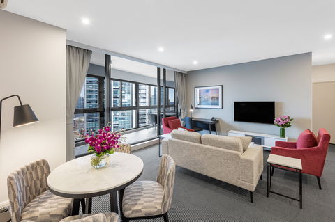 Meriton Suites Kent Street - Tourism Adelaide 10