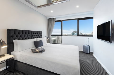 Meriton Suites Kent Street - Tourism Adelaide 11