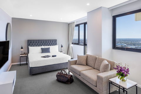 Meriton Suites Kent Street - Tourism Adelaide 17