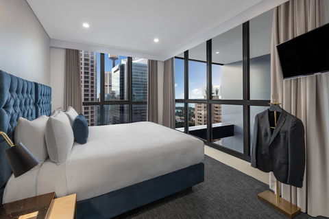 Meriton Suites Pitt Street - Tourism Adelaide 2