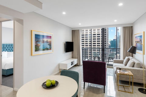 Meriton Suites Pitt Street - Tourism Adelaide 10