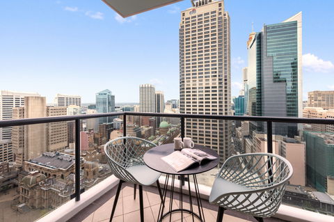 Meriton Suites Pitt Street - Tourism Adelaide 11