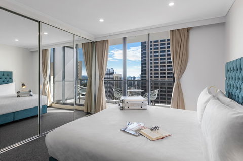 Meriton Suites Pitt Street - Tourism Adelaide 13