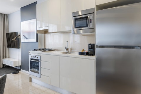 Meriton Suites Zetland - Tourism Adelaide 0