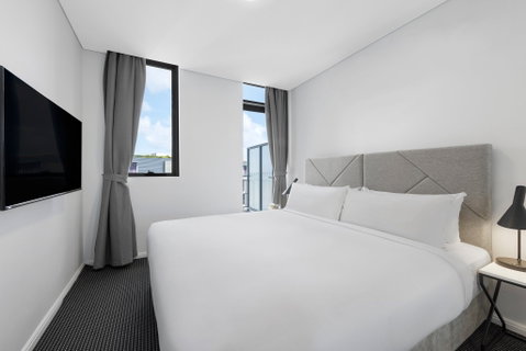 Meriton Suites Zetland - Tourism Adelaide 14