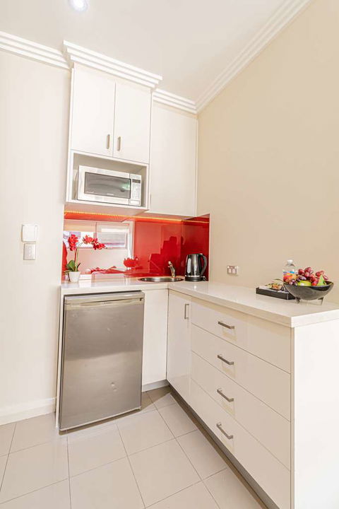 Best Western Plus Camperdown Suites - Tourism Adelaide 6