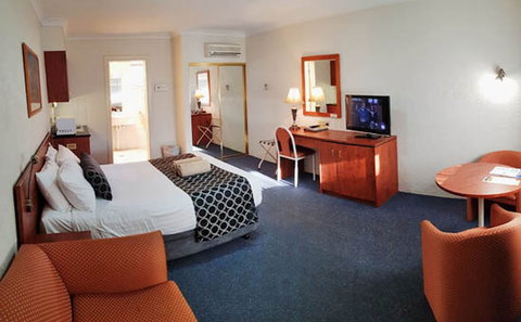 Amber Court Motor Inn - Tourism Adelaide 1