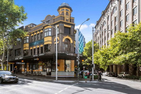 Hotel Harry, an Ascend Hotel - Tourism Adelaide 0