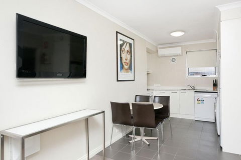 Forrest Hotel & Apartments - Tourism Adelaide 2
