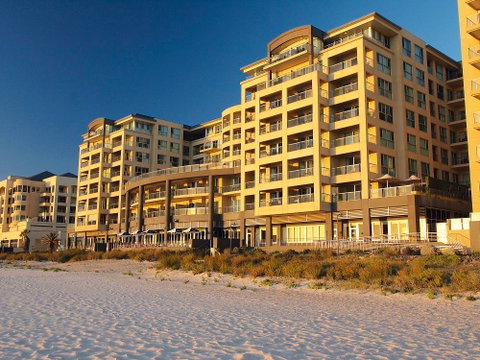 Oaks Pier Plaza - Tourism Adelaide 0
