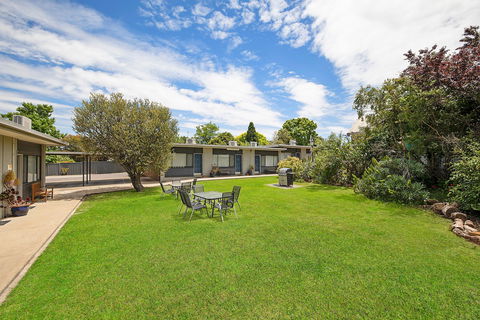 Hamilton Lakeside Motel - Tourism Adelaide 1
