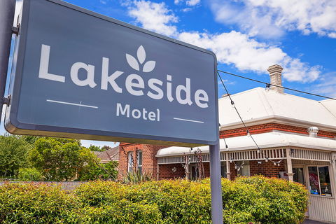 Hamilton Lakeside Motel - Tourism Adelaide 2