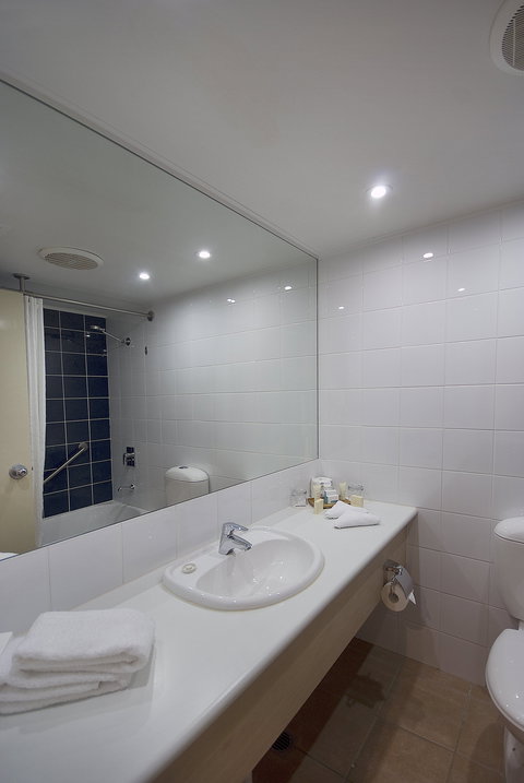 Outback Hotel & Lodge - Tourism Adelaide 3