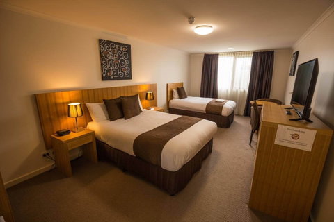 Bairnsdale International - Tourism Adelaide 6