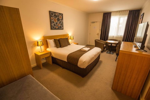 Bairnsdale International - Tourism Adelaide 7