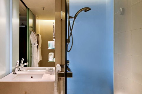 Hilton Sydney - Tourism Adelaide 7