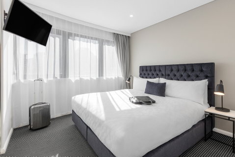 Meriton Suites Kent Street - Tourism Adelaide 0