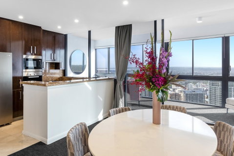 Meriton Suites Kent Street - Tourism Adelaide 14