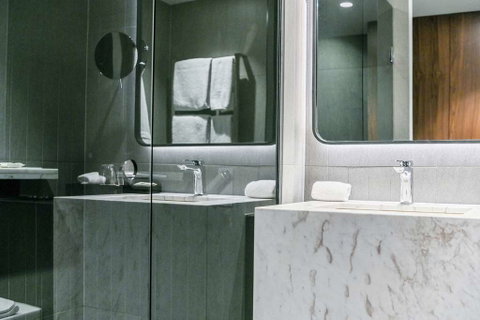 West Hotel Sydney, Curio Collection - Tourism Adelaide 6