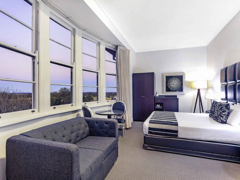 Mercure Monte Pio Hotel & Conference Ctr - Tourism Adelaide 1