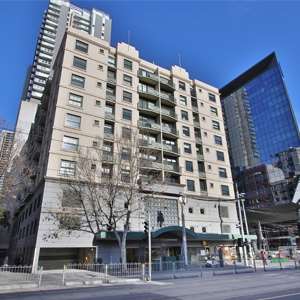 Arrow On Spencer - Tourism Adelaide 0