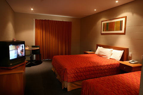 Outback Hotel & Lodge - Tourism Adelaide 2