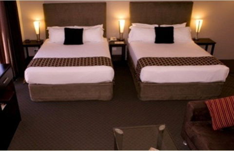 Joondalup City Hotel - Tourism Adelaide 1